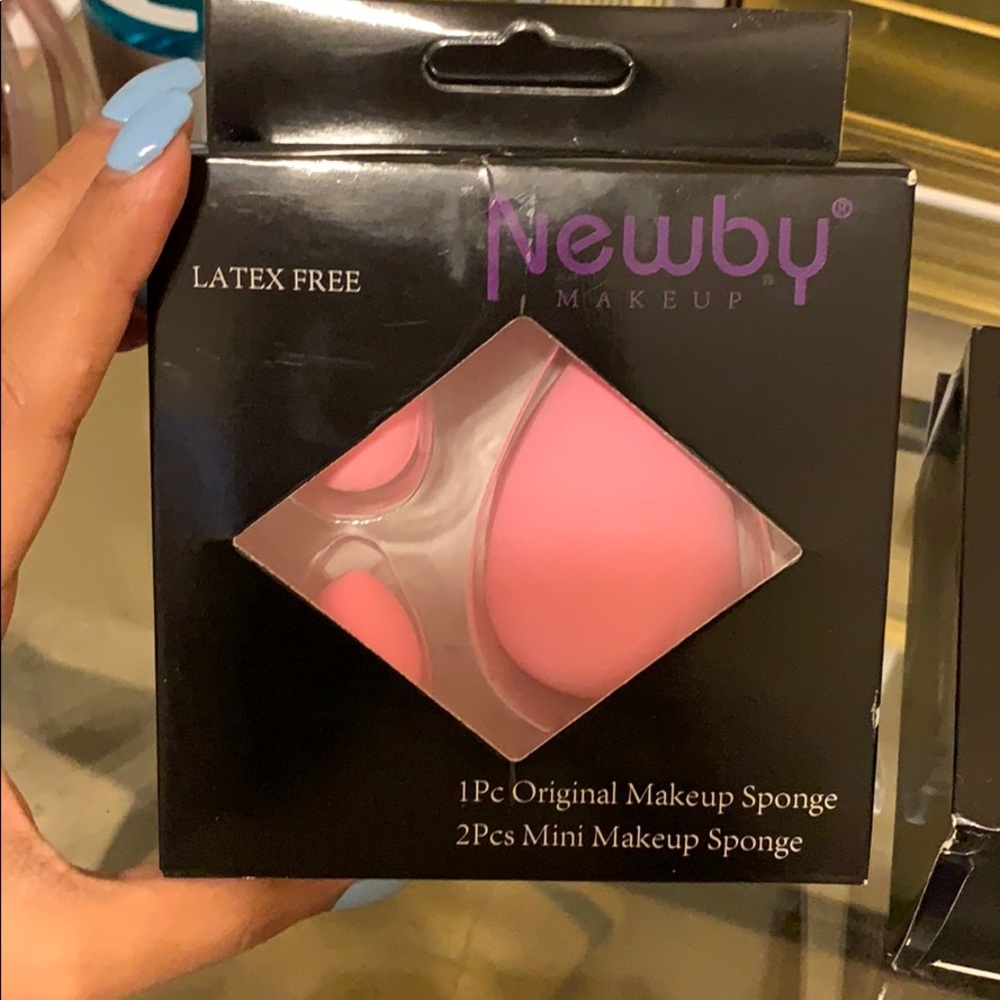 Makeup sponge